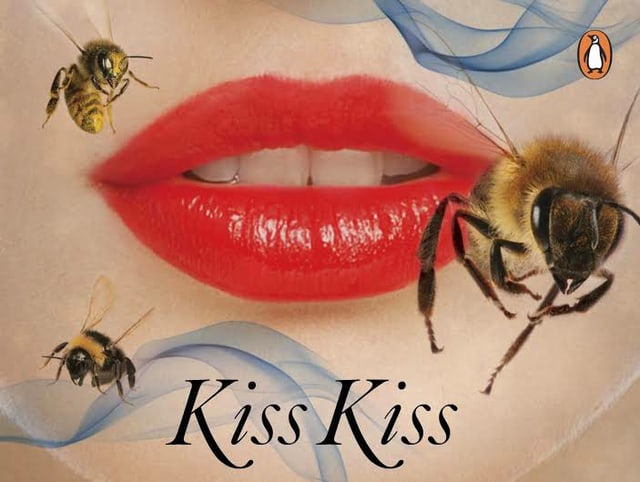 Rote Lippen, von Bienen umspielt: Buchcover von Roald Dahl «Kiss Kiss». Rote Lippen, von Bienen umspielt: Buchcover von Roald Dahl «Kiss Kiss».