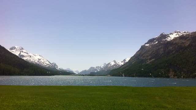 2014 war eher die Ausnahme: Wolkenloser Himmel über dem Silvaplanersee am Pfingstsonntag. 2014 war eher die Ausnahme: Wolkenloser Himmel über dem Silvaplanersee am Pfingstsonntag.