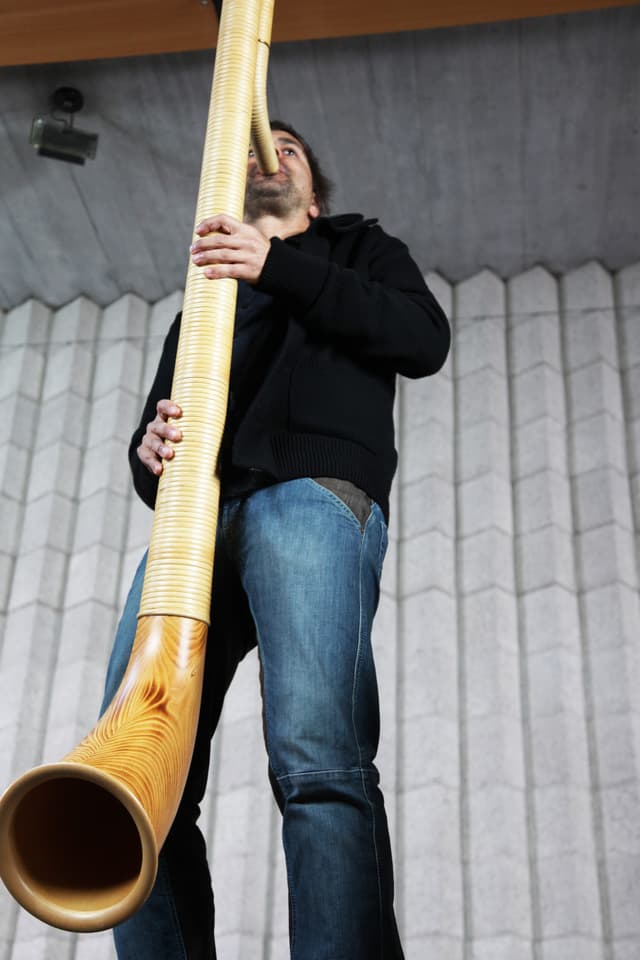 Balthasar Streiff mit Alphorn Balthasar Streiff mit Alphorn