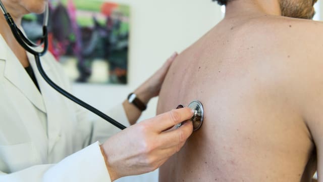 Patient wird untersucht. Patient wird untersucht.