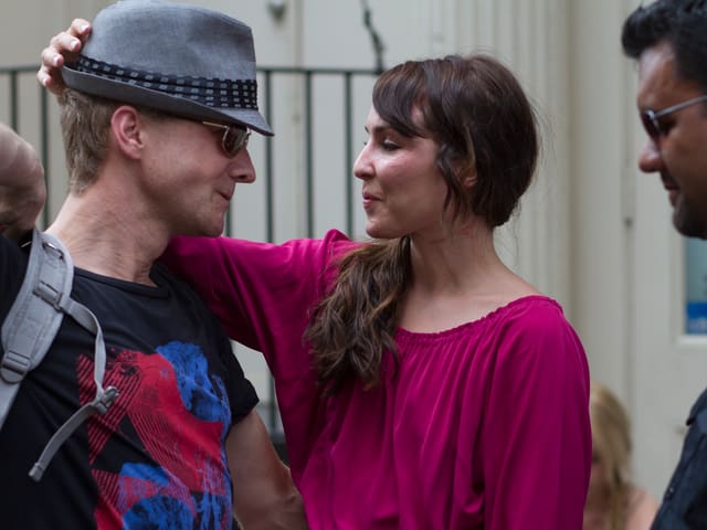 Der dänische Regisseur Niels Arden Oplev und die schwedische Schauspielerin Noomi Rapace auf dem Filmset. Der dänische Regisseur Niels Arden Oplev und die schwedische Schauspielerin Noomi Rapace auf dem Filmset.