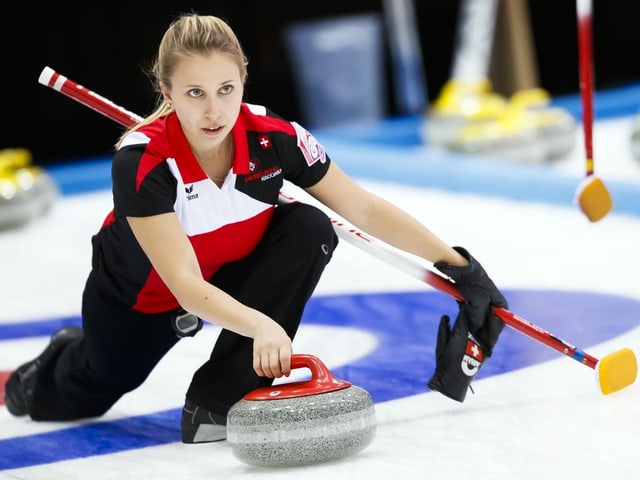 Spielt um die WM-Teilnahme: Skip Elena Stern vom CC Oberwallis. Spielt um die WM-Teilnahme: Skip Elena Stern vom CC Oberwallis.