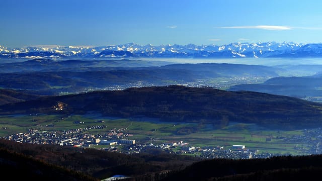 Luftaufnahme des Mittellandes. Luftaufnahme des Mittellandes.