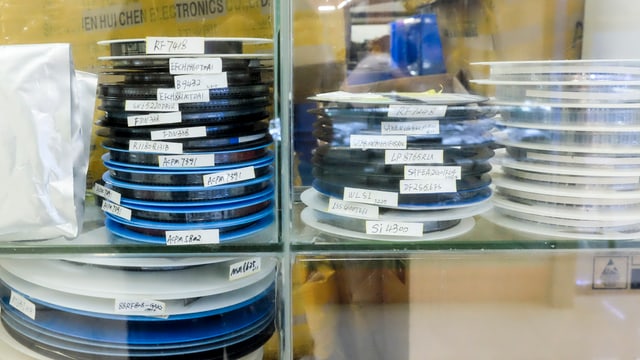 Filmrollen in einem Schaufenster. Filmrollen in einem Schaufenster.