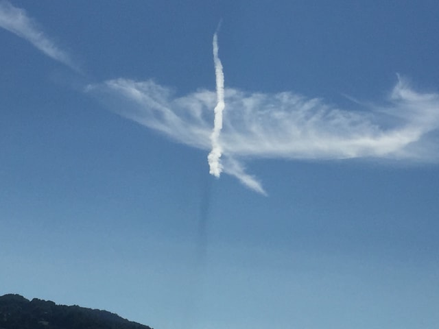 Wolken am blauen Himmel