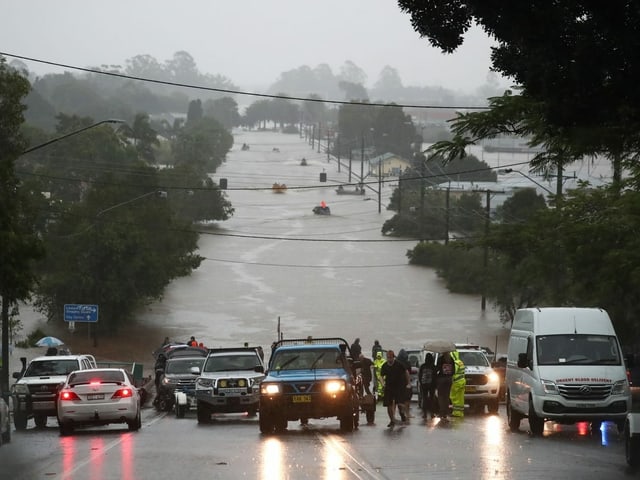 Flooding Lizmore Street.