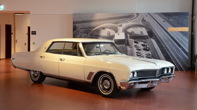 Raststätte Deitingen-Süd mit Limousine Raststätte Deitingen-Süd mit Limousine