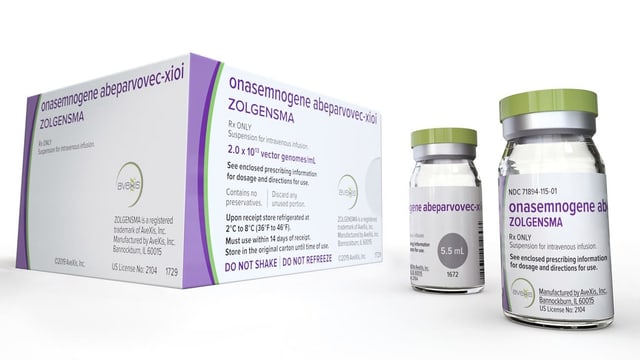 Die Verpackung und das Fläschchen des Medikaments Zolgensma. Die Verpackung und das Fläschchen des Medikaments Zolgensma.