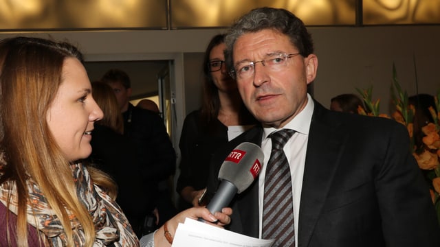Heinz Brand fiss in dals candidats pussaivels per il sez dad Eveline Widmer-Schlumpf. Heinz Brand fiss in dals candidats pussaivels per il sez dad Eveline Widmer-Schlumpf.