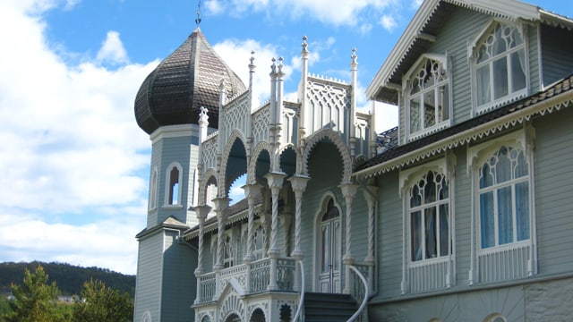 Aussenaufnahme von Bulls Haus, das ans Taji-Mahal erinnert. Aussenaufnahme von Bulls Haus, das ans Taji-Mahal erinnert.
