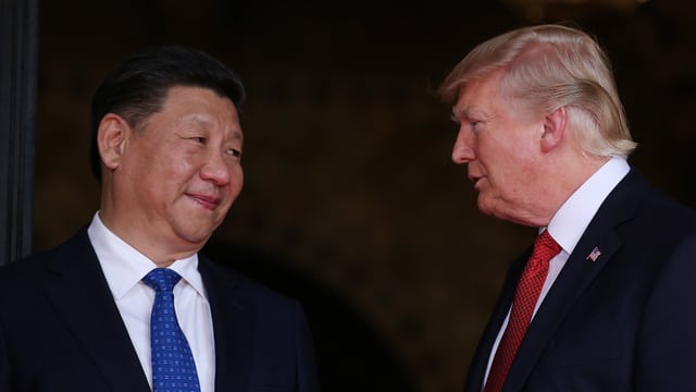 Jinping und Trump sprechen miteinander Jinping und Trump sprechen miteinander