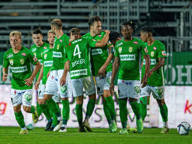 Haris Tabakovic feiert sein Tor gegen Wacker Innsbruck.