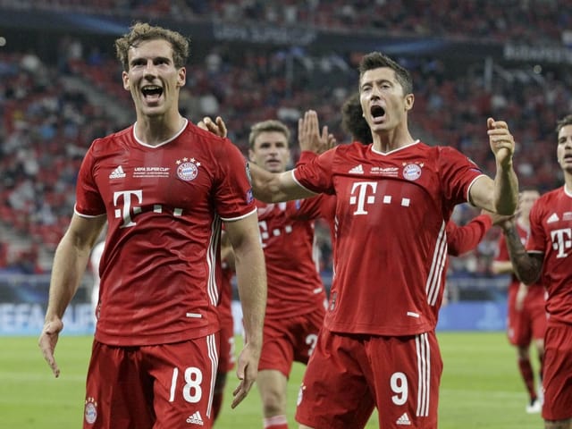 Die Bayern bejubeln das zwischenzeitliche 1:1 durch Leon Goretzka. Die Bayern bejubeln das zwischenzeitliche 1:1 durch Leon Goretzka.