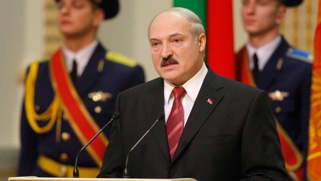 Lukaschenko am Redfnerpult Lukaschenko am Redfnerpult
