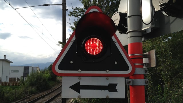 Rotlicht bei Bahnübergang Rotlicht bei Bahnübergang