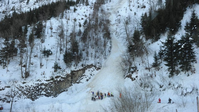 Rettungsarbeiten nach einem Lawinenniedergang am Stanserhorn. Rettungsarbeiten nach einem Lawinenniedergang am Stanserhorn.