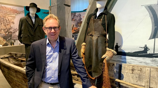 Der Direktor der städtischen Museen in Konstanz, Tobias Engelsing, vor einem alten Fischerschiff aus Ermatingen. Der Direktor der städtischen Museen in Konstanz, Tobias Engelsing, vor einem alten Fischerschiff aus Ermatingen.