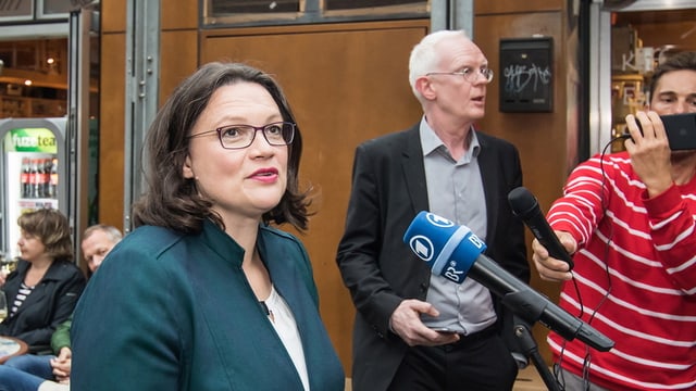 SPD-Chefin Andrea Nahles sucht mit der Forderung nach neuen Verhandlungen im Fall Maassen den Befreiungsschlag. SPD-Chefin Andrea Nahles sucht mit der Forderung nach neuen Verhandlungen im Fall Maassen den Befreiungsschlag.