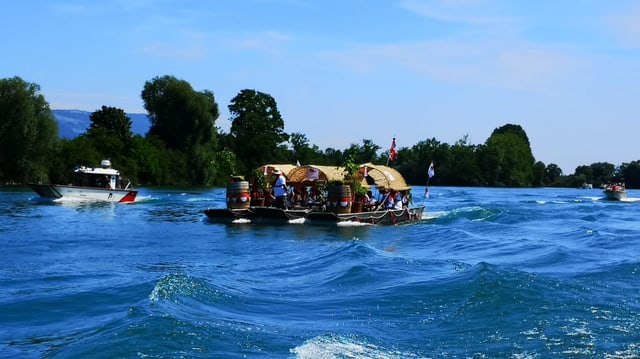 Boot auf einem Fluss. Boot auf einem Fluss.