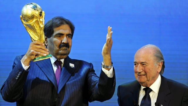 Fifa-Präsident Sepp Blatter und den Emir von Katar. Fifa-Präsident Sepp Blatter und den Emir von Katar.