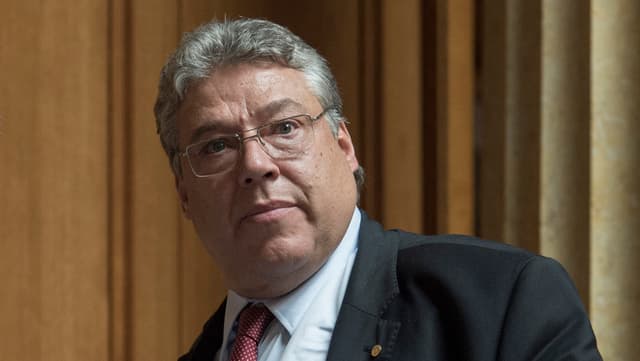 Porträtaufnahme von Lombardi. Porträtaufnahme von Lombardi.