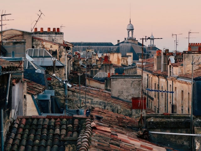 Ein Blick auf die Häuser von Bordeaux. Ein Blick auf die Häuser von Bordeaux.