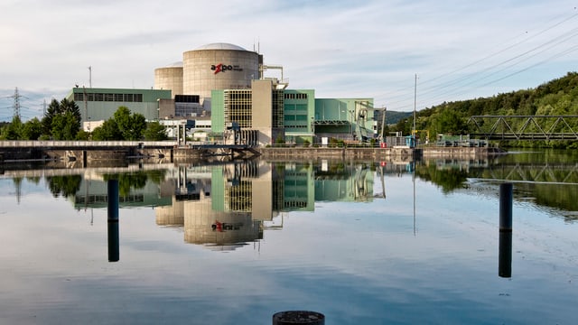 AKW Beznau am Wasser AKW Beznau am Wasser