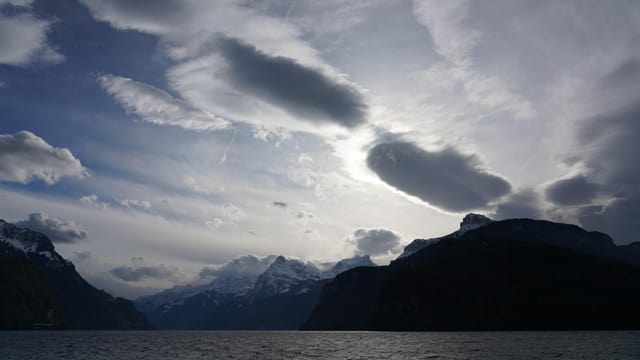 Föhnfische über dem Urnersee. Föhnfische über dem Urnersee.