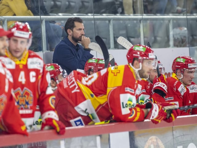 Die Kapazität der Tissot-Arena ist auf 1000 Personen begrenzt. Die Kapazität der Tissot-Arena ist auf 1000 Personen begrenzt.