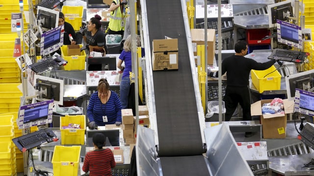 Ein Amazon-Logistikzentrum in den USA. Ein Amazon-Logistikzentrum in den USA.