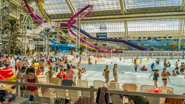 Der Pool der «West Edmonton Mall» in Kanada. Der Pool der «West Edmonton Mall» in Kanada.