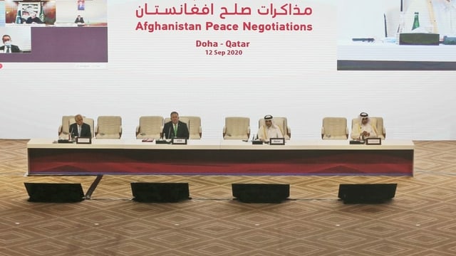 Blick in den Sitzungssaal der Friedensgespräche in Doha. Blick in den Sitzungssaal der Friedensgespräche in Doha.