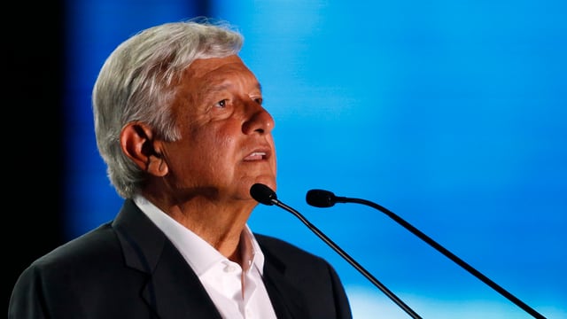 Andrés Manuel López Obrador schloss Wahlkampagne im Azteken-Stadion im Mexiko-City ab. Andrés Manuel López Obrador schloss Wahlkampagne im Azteken-Stadion im Mexiko-City ab.