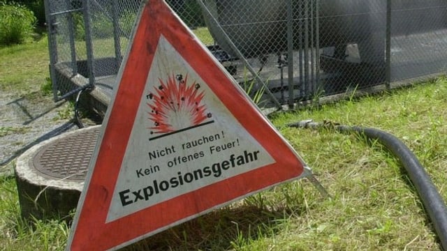 Warnschild: Explosionsgefahr Warnschild: Explosionsgefahr