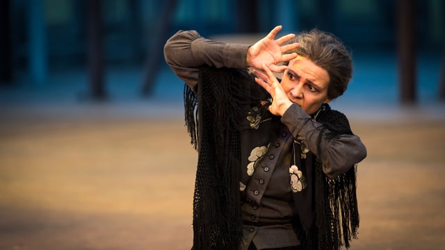 Schauspielerin im Stück «Il Trovatore» Schauspielerin im Stück «Il Trovatore»