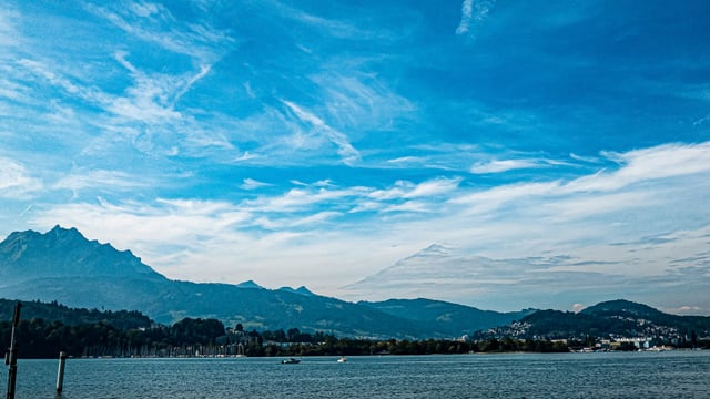 Nördlich des Pilatus ziehen hohe Wolkenfelder auf. Nördlich des Pilatus ziehen hohe Wolkenfelder auf.
