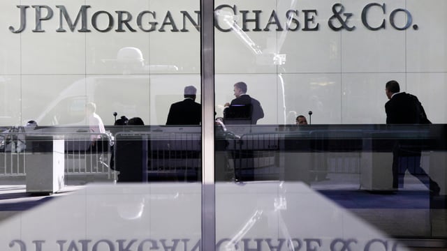 Schriftzug "J.P. Morgan Chase and co." Schriftzug "J.P. Morgan Chase and co."