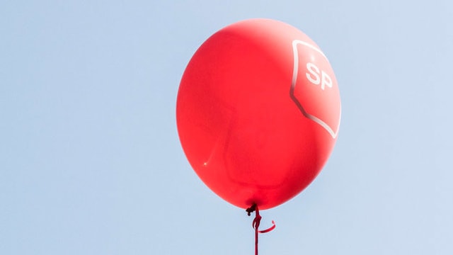 Ballon mit Aufschrift "SP". Ballon mit Aufschrift "SP".