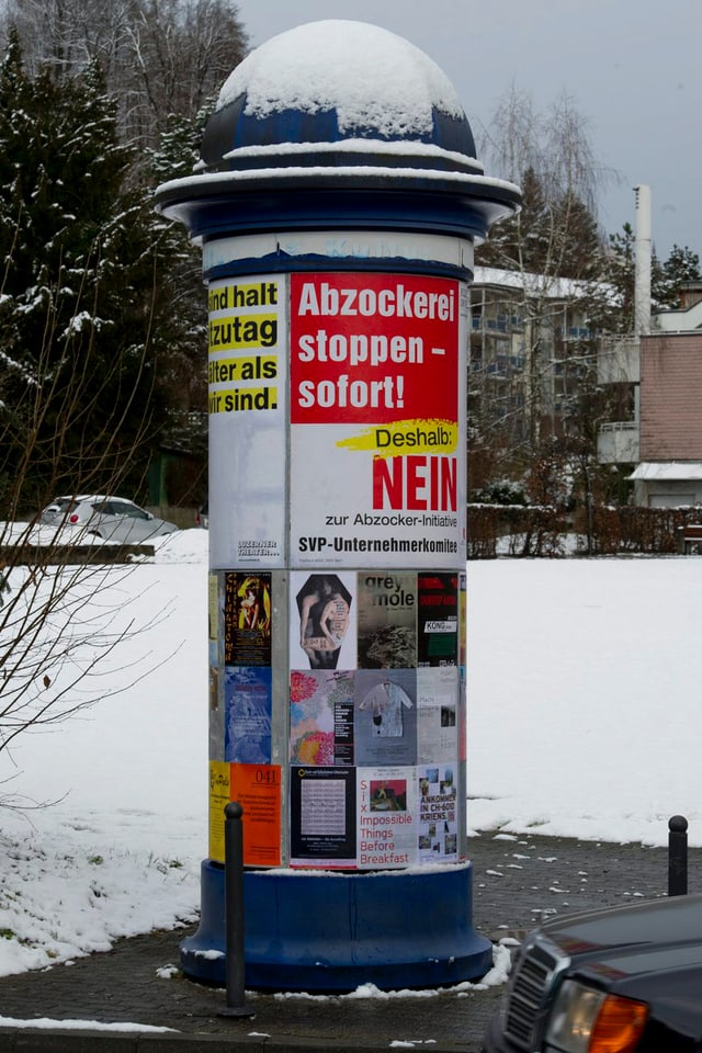 Abstimmungsplakat zur Abzockerinitiative: Die Umsetzung schreitet voran. Abstimmungsplakat zur Abzockerinitiative: Die Umsetzung schreitet voran.