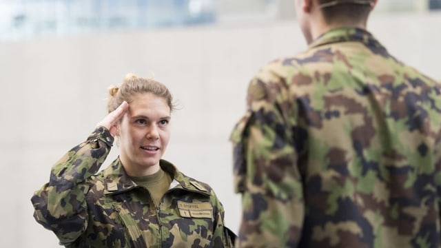 Aus dem Archiv: Armee-Rekordhoch bei der Rekrutierung von Frauen