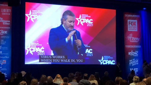 Senator Ted Cruz auf einer Videowand Senator Ted Cruz auf einer Videowand