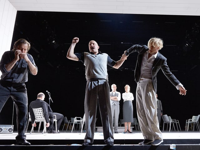 Bühne «Matto regiert», setzt sich aber am Schauspielhaus nicht durch