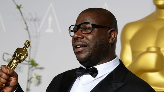Steve McQueen mit Oscar Steve McQueen mit Oscar