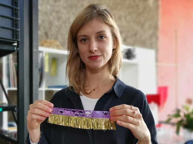 Dieses Kostüm setzt einer Drohne die Krone auf. Dieses Kostüm setzt einer Drohne die Krone auf.