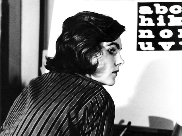 Schwarzweiss-Foto: Lucia Berlin als junge Frau. Schwarzweiss-Foto: Lucia Berlin als junge Frau.