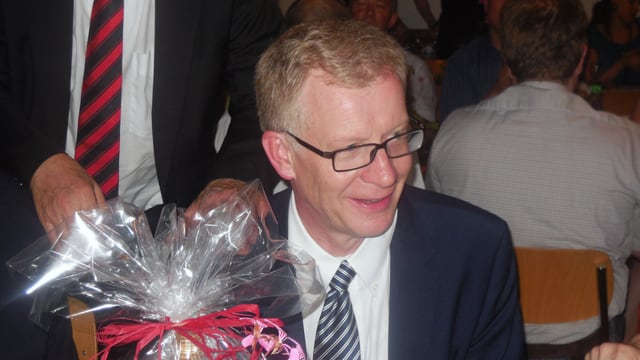 Jean-Pierre Siggen sitzend. Jean-Pierre Siggen sitzend.