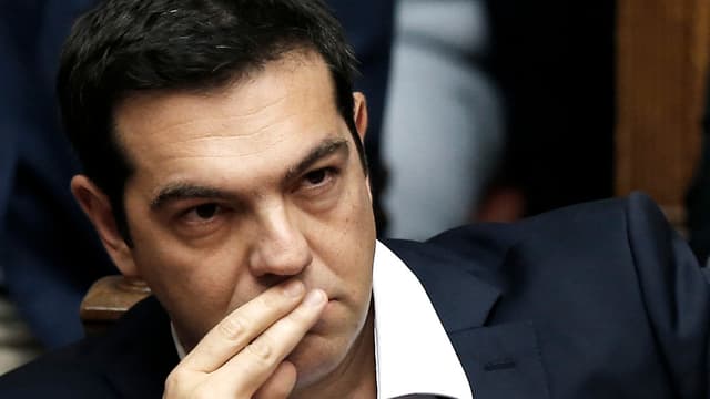 Il primminister Alexis Tsipras insista sin la votaziun dal pievel. Il primminister Alexis Tsipras insista sin la votaziun dal pievel.