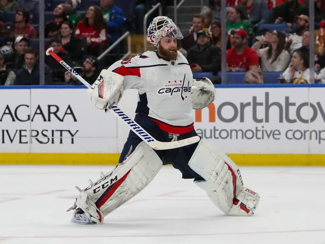 Braden Holtby (von Washington nach Vancouver)