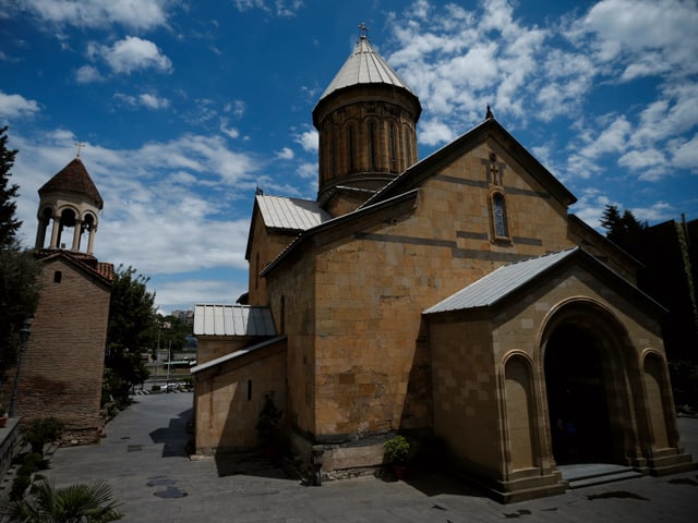 Eine Steinkirche von aussen. Eine Steinkirche von aussen.