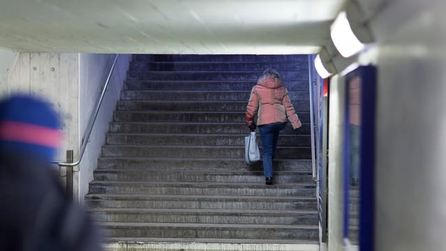 Unterführungen: Für viele Frauen löst dieser Gang Unsicherheit und Angst aus. Unterführungen: Für viele Frauen löst dieser Gang Unsicherheit und Angst aus.